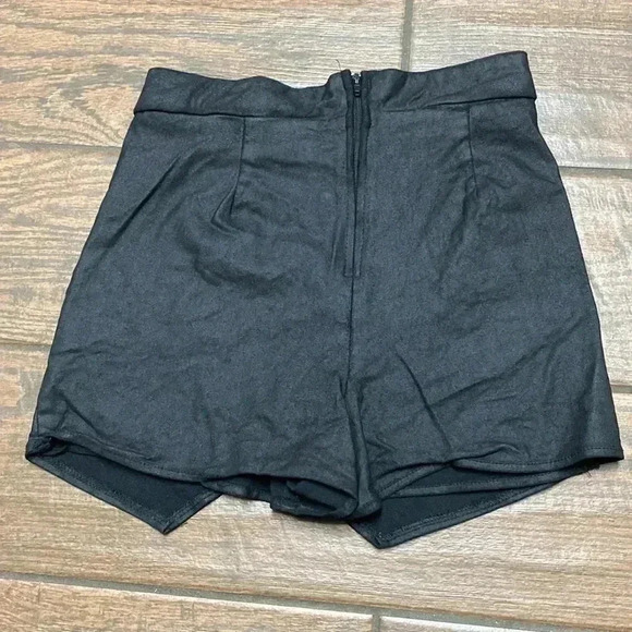 🌟 Bare Necessities black Skort 🌟 - Picture 3 of 3